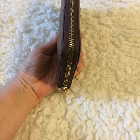 Tory Burch Wallet Robinson Continental Chocolate - Picture 4 of 9